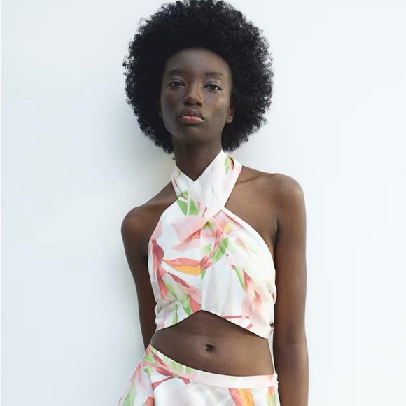 H&M Halterneck Tie-Back Top - Picture 3 of 8